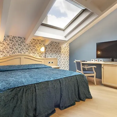Luis Hotel 4*